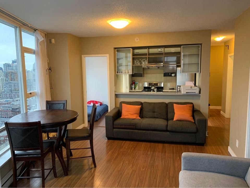 Cozy small private room in a luxury high-rise, swimming pool, hot tub, gym, sauna